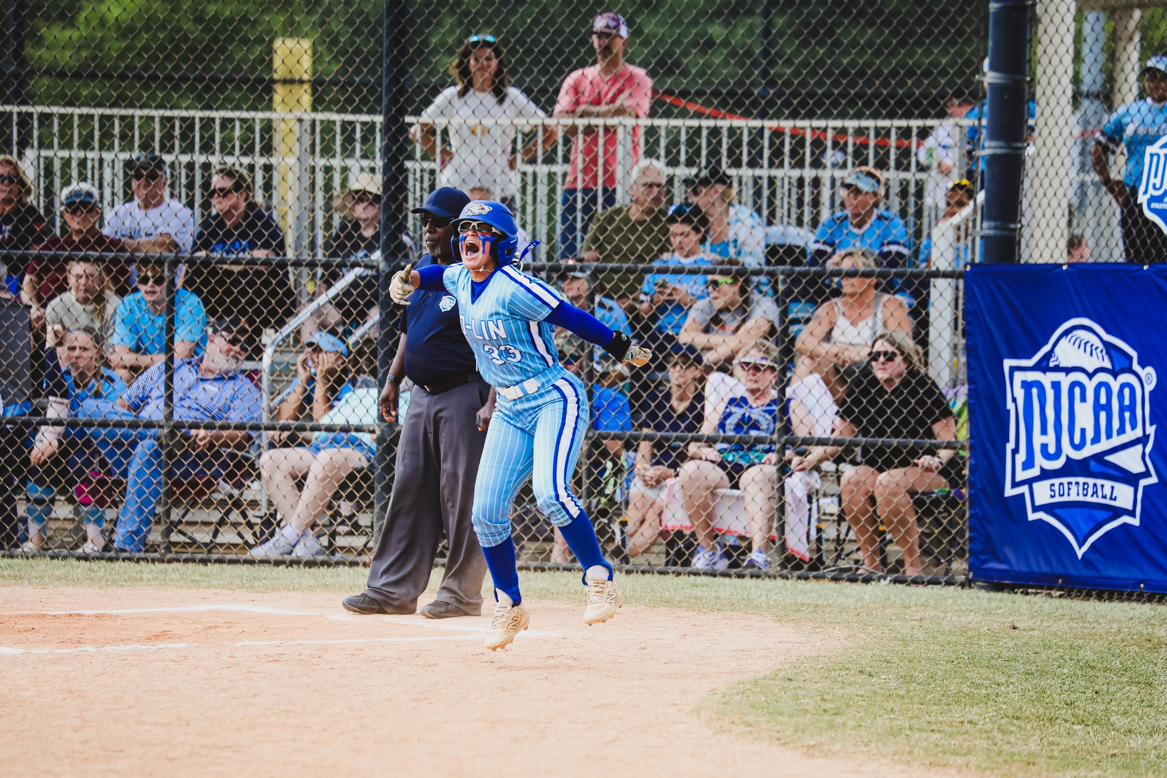 Lady Wolves Dominate Vikings in National Tournament