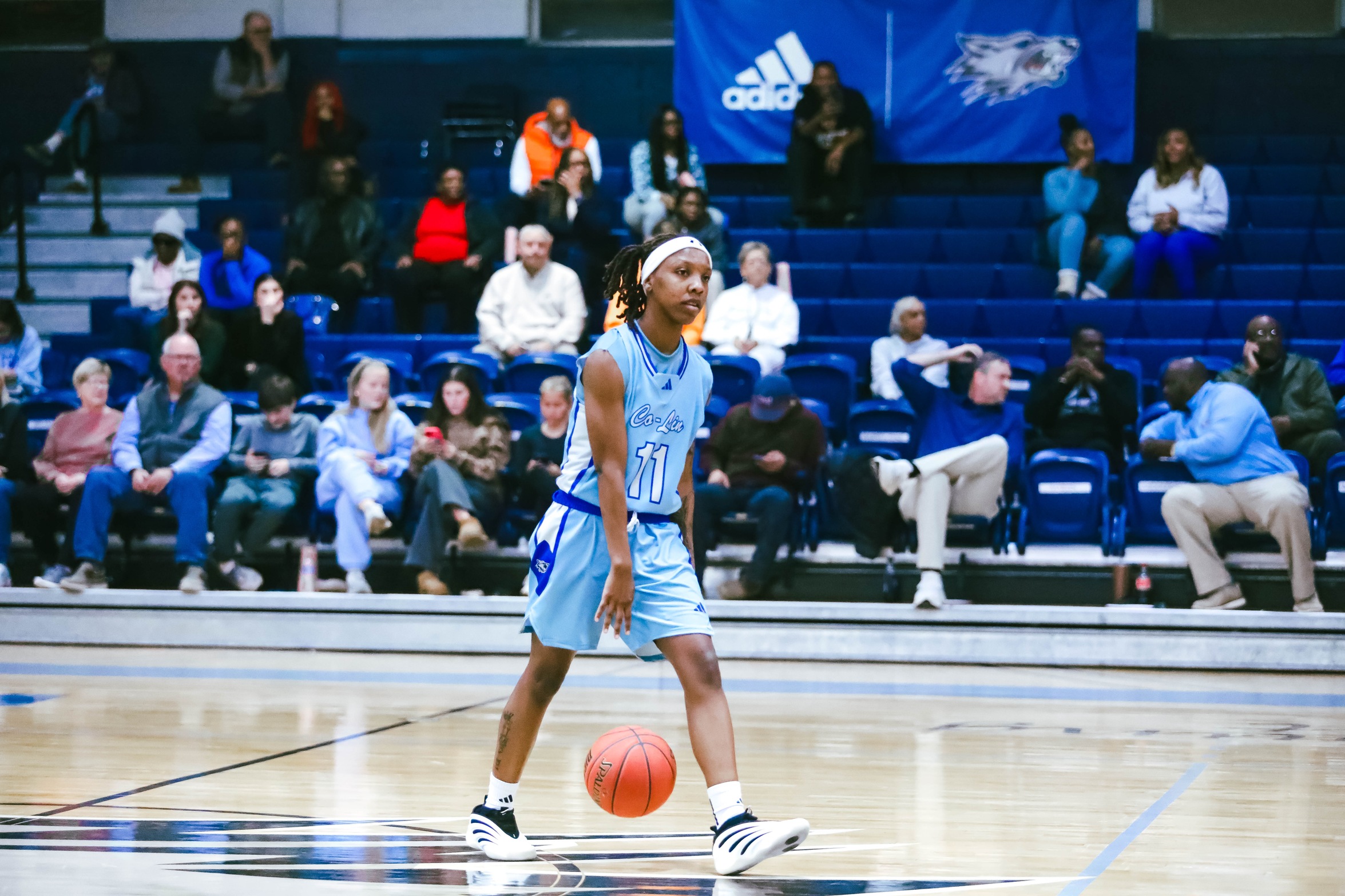Lady Wolves Open Conference Play with Win