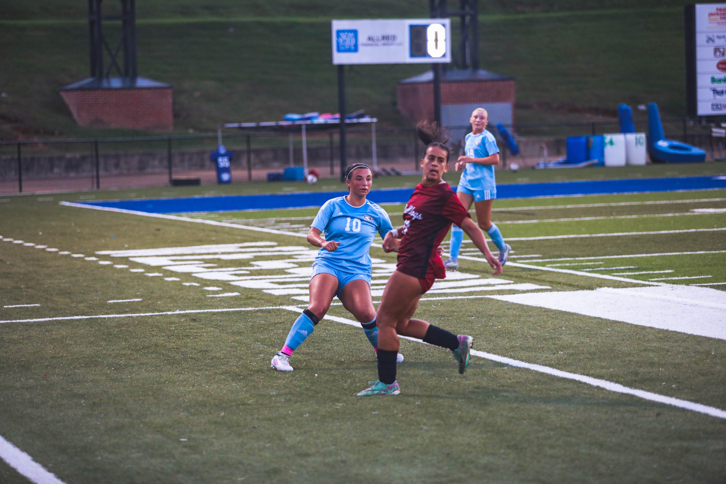 Lady Wolves Drop Thriller Against Lady Bulldogs